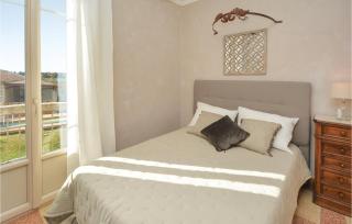 3 Bedroom Gorgeous Home In Vallabrègues - 2