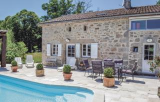 Cozy Home In Augignac - 9
