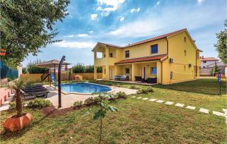 Cozy Home In Medulin With Kitchen - 0