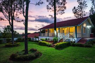 StayVista at Casa Pinnacle - Pet Friendly Home with Lawn - Coonoor - 5