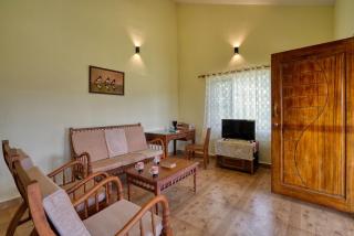 StayVista at Casa Pinnacle - Pet Friendly Home with Lawn - 2