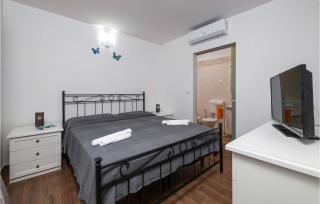 Beautiful Home In Loborika With Kitchen - Loborika - 5