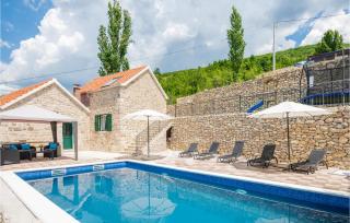 Gorgeous Home In Ricice With Lake View - Ričice - 0