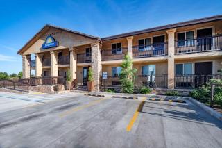 Days Inn by Wyndham Galt - Elk Grove South - Galt - 9