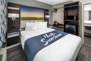 Days Inn by Wyndham Galt - Elk Grove South - Galt - 1