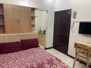 1 Bed Brand New Corner Apartment - Lahore - 9