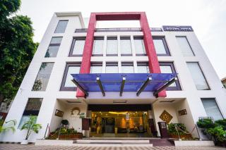 The Golden Apple - Lucknow - 0