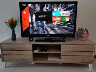 Landmark Stunning High Floor Coast View Studio #Netflix #Fast Wifi - Tanjong Tokong - 3