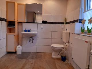 Willkommen in dem Luftkurort und Käsestadt Nieheim Rennstrecke 4km entfernt Fewo1 - 4