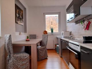 Willkommen in dem Luftkurort und Käsestadt Nieheim Rennstrecke 4km entfernt Fewo1 - 5