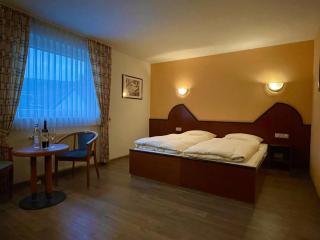 Hotel Haus Hubertus - 8