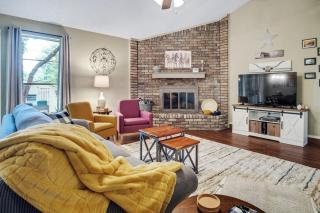Cozy 3BR Kid & Dog Friendly Home In Central Location! home - Arlington - 5