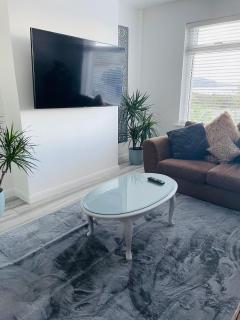 Spectacular 4 Bedroom Sea View Residential Home - 8