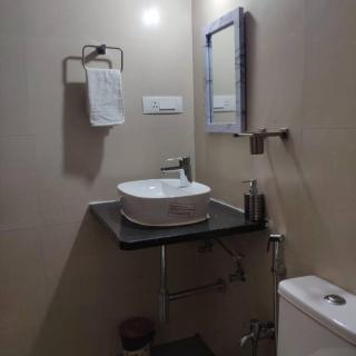 Kivi's kozy 2bhk luxurious apartment Goa by leela homes - Arpora - 3