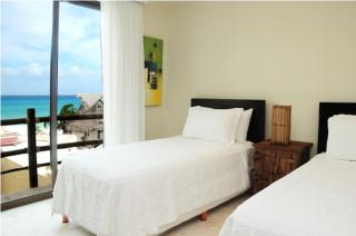 El Taj Oceanfront and Beachside Condo Hotel - Playa del Carmen - 3