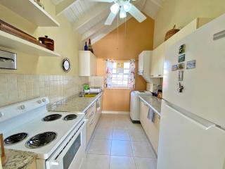 The Gem is located a few minutes walk to the gorgeous Bottom Bay Beach - Saint Philip - 4