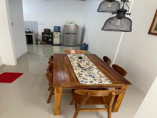 Linz Beach House - Pasanggaran - 3