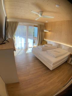 Seehotel am Hallstättersee modern rooms with AC - 2