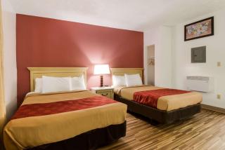 Econo Lodge Inn & Suites Lake Harmony - Pocono Mountains Area - White Haven - 1