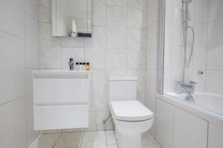 1VH Virginia House, 31 Bloomsbury Way by City Living London - London - 3