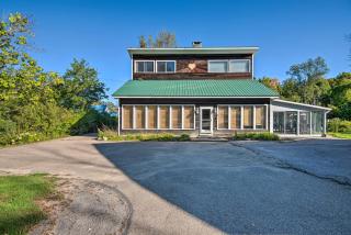 Unique Gilford Home with Sunroom Less Than 3 Mi to Lake - 8