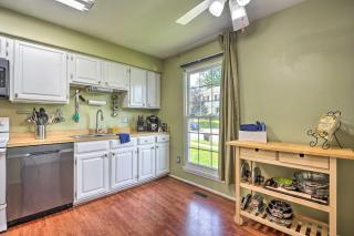 Burke Family Home with Deck and Easy City Access! - Burke - 1
