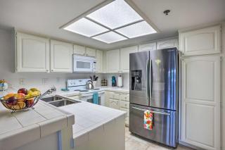 Condo with Patio, Walk to Downtown Palm Springs! - Palm Springs - 9