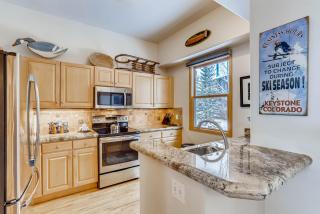 Premiere 2Br Townhome - Shuttle to Slopes, Kids Ski Free! condo - 7
