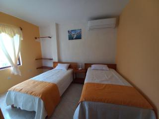 HOSTAL JANET STARLiNK - Puerto Villamil - 4