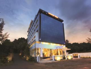 Holiday Vista Thekkady a premium hotel near periyar wild life sanctuary with sky view pool - Thekkady - 6