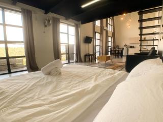 Colonial Loft(Sunset & City View)@Empire City - 3