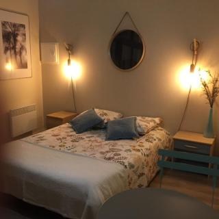 Chambre dans dépendance Maison de Ville + abri vélos - Saumur - 3