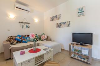 Apartments Ema & Mislav with Terrace - 4