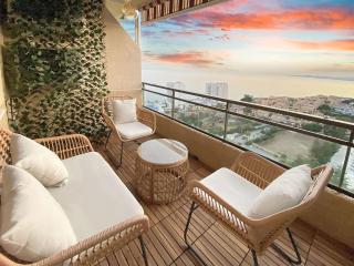 Stunning sea and mountains views close to the beach ! - 8