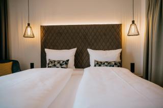 LOOM Hotel & Skybar - 4