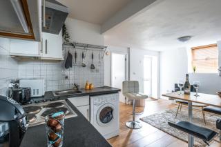 Cosy flat in Free Parking Area, Next to Bus Stop - Brighton & Hove - 5