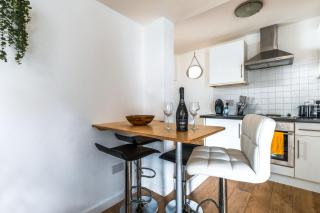 Cosy flat in Free Parking Area, Next to Bus Stop - Brighton & Hove - 1
