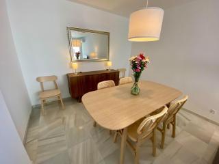 Apartment Overlooking the Beach - 6