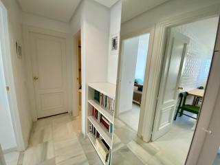 Apartment Overlooking the Beach - Marbella - 3