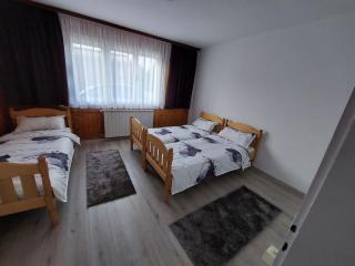 Ana & Olja 2 - Pale - 2