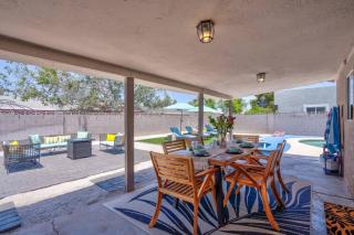 Fab PHX Getaway w/ Pool & Fire Pit - Phoenix - 1
