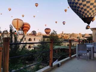 Falcon Cave Suites - Göreme - 0