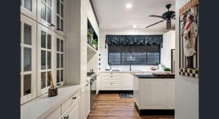 The Weeping Elm - Large and Spacious - Albury - 9