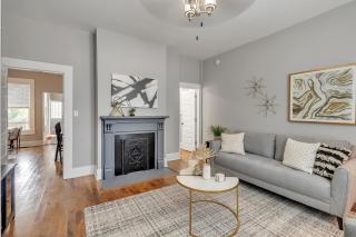 Recently Renovated Home in the Heart of Bellevue! home - Bellevue - 0