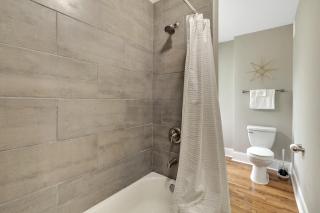 Recently Renovated Home in the Heart of Bellevue! home - Bellevue - 6