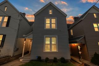 Recently Renovated Home in the Heart of Bellevue! home - Bellevue - 9