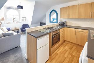 Host & Stay - The Whitby Pearl - 7