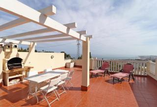 Rooftop Paradise Apartment - 8