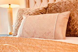 Deluxe City Centre Apt Balcony & View & Free Parking - 5