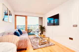 Deluxe City Centre Apt Balcony & View & Free Parking - 2